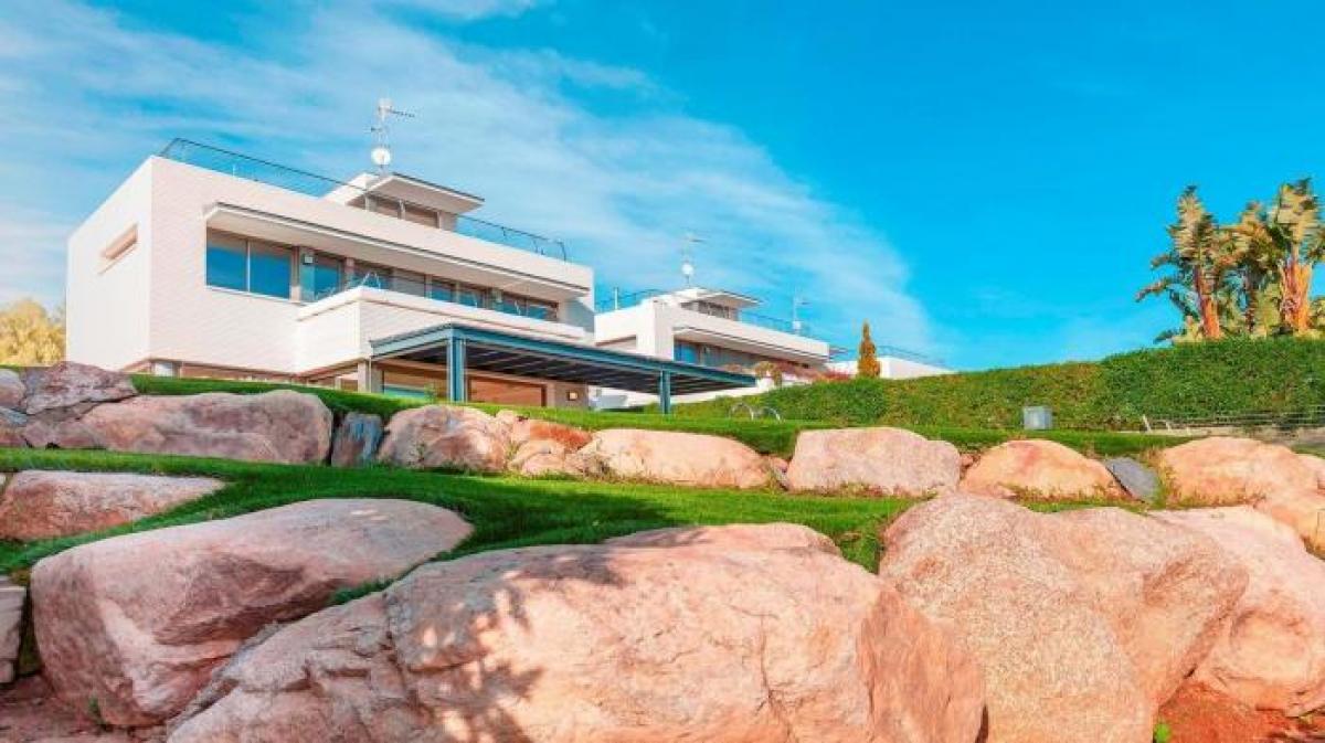 Picture of Villa For Sale in Barcelona, Barcelona, Spain