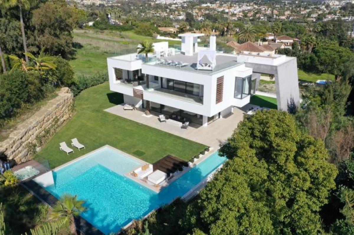 Picture of Apartment For Sale in Aloha, Malaga, Spain