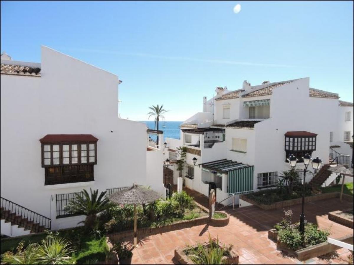 Picture of Apartment For Sale in La Duquesa, Malaga, Spain