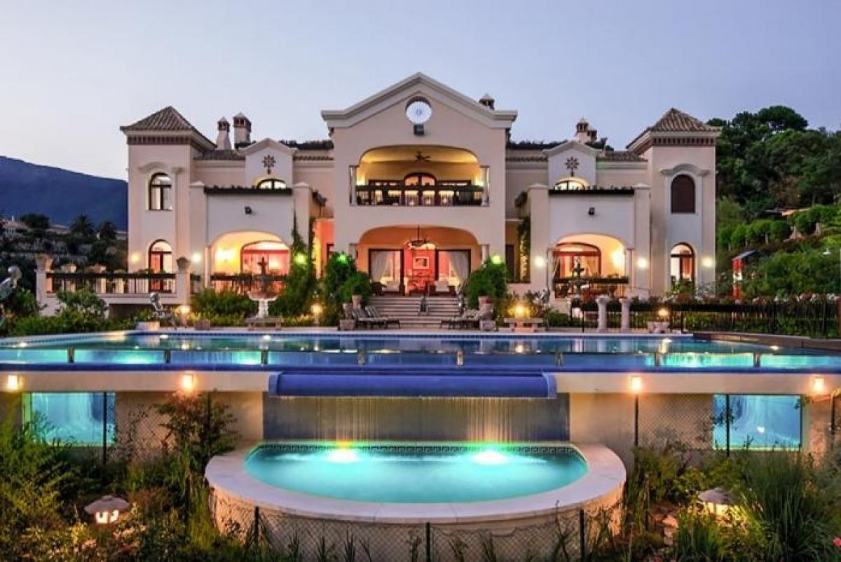 Picture of Apartment For Sale in La Zagaleta, Malaga, Spain