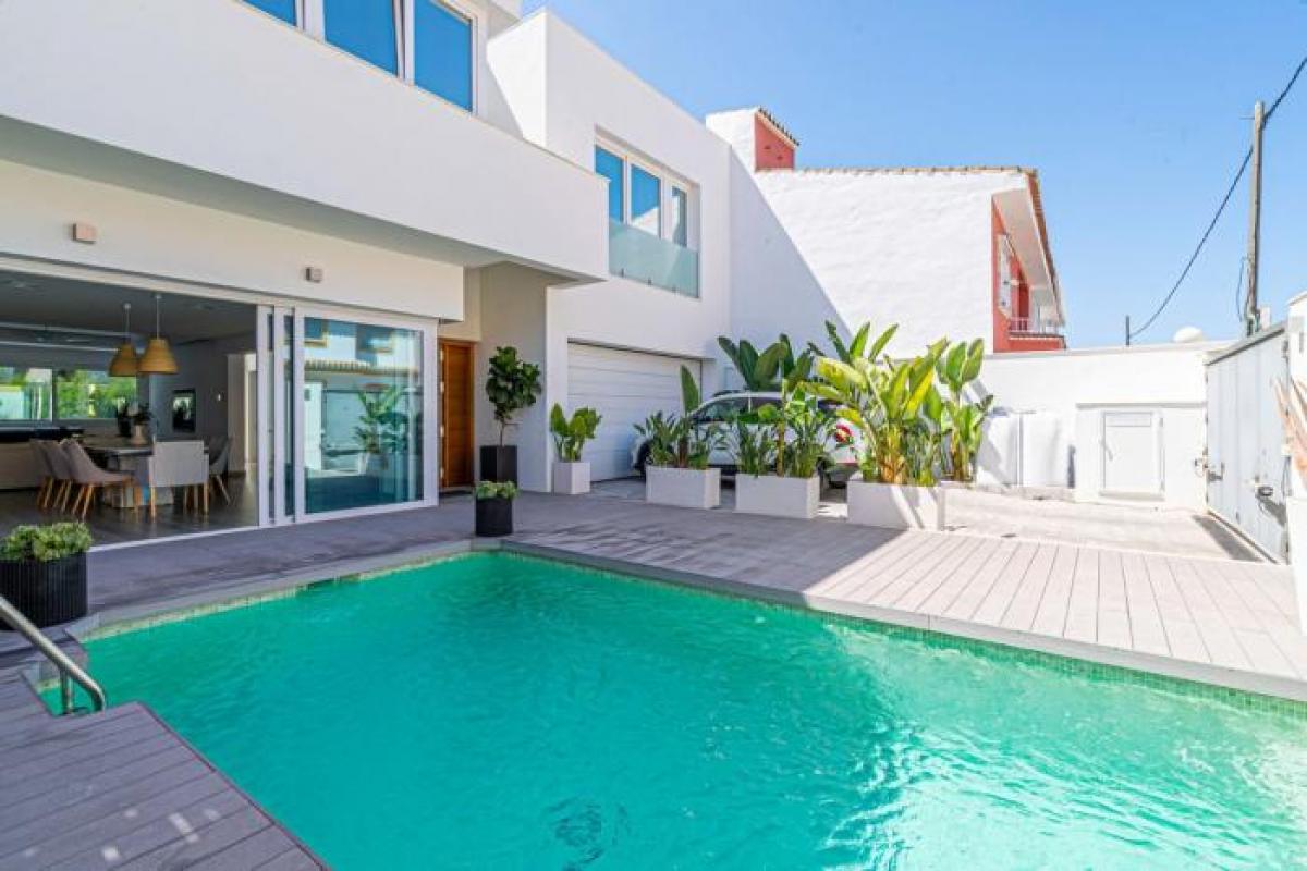 Picture of Apartment For Sale in Los Boliches, Malaga, Spain