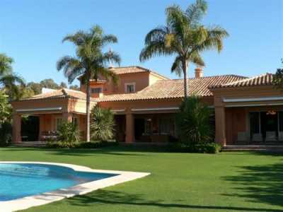 Apartment For Sale in Guadalmina Baja, Spain