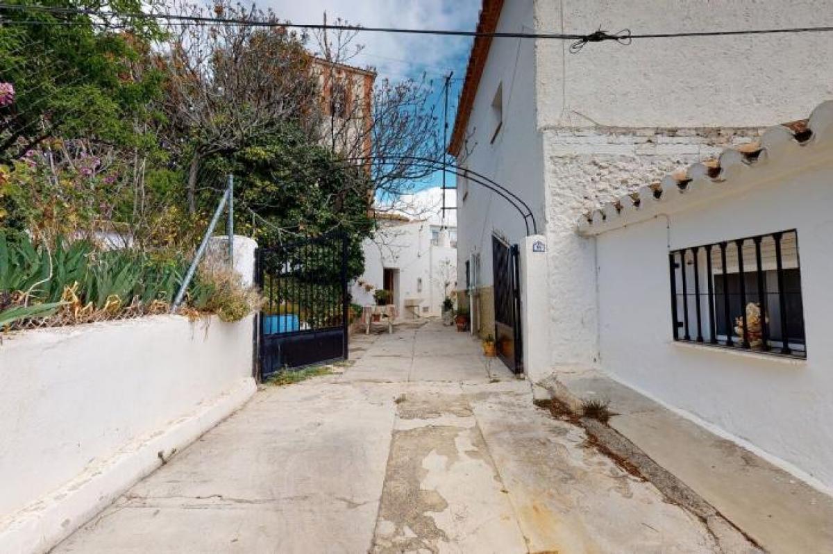 Picture of Apartment For Sale in Baza, Granada, Spain