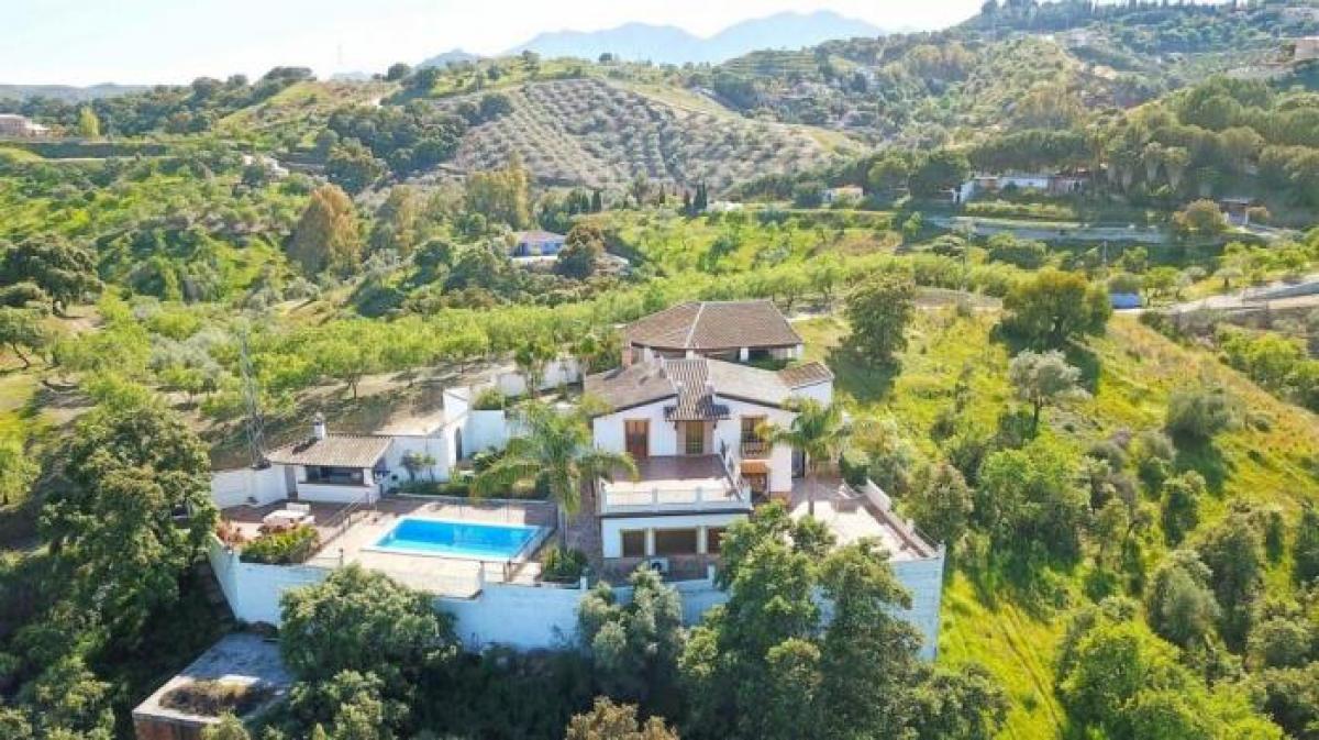 Picture of Apartment For Sale in Alhaurin el Grande, Malaga, Spain