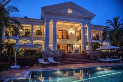 Apartment For Sale in Sierra Blanca, Spain