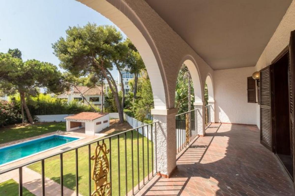 Picture of Apartment For Sale in Los Monteros, Malaga, Spain
