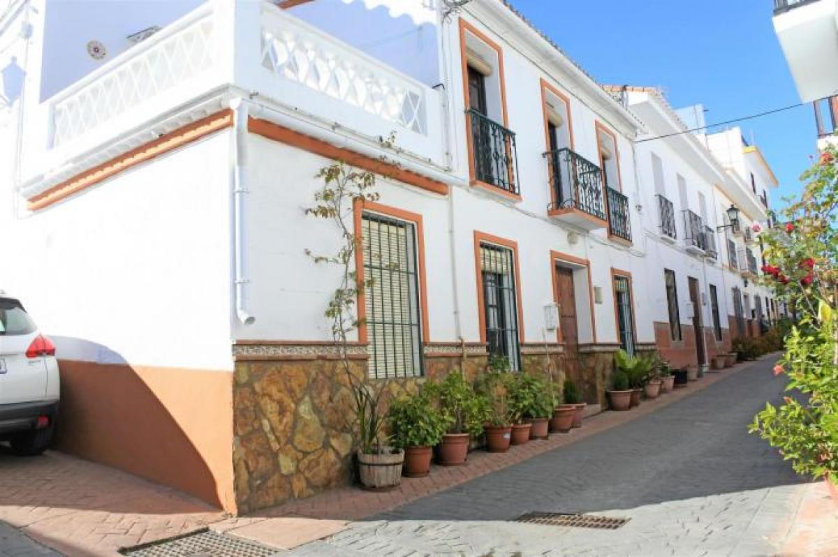 Picture of Apartment For Sale in Guaro, Malaga, Spain