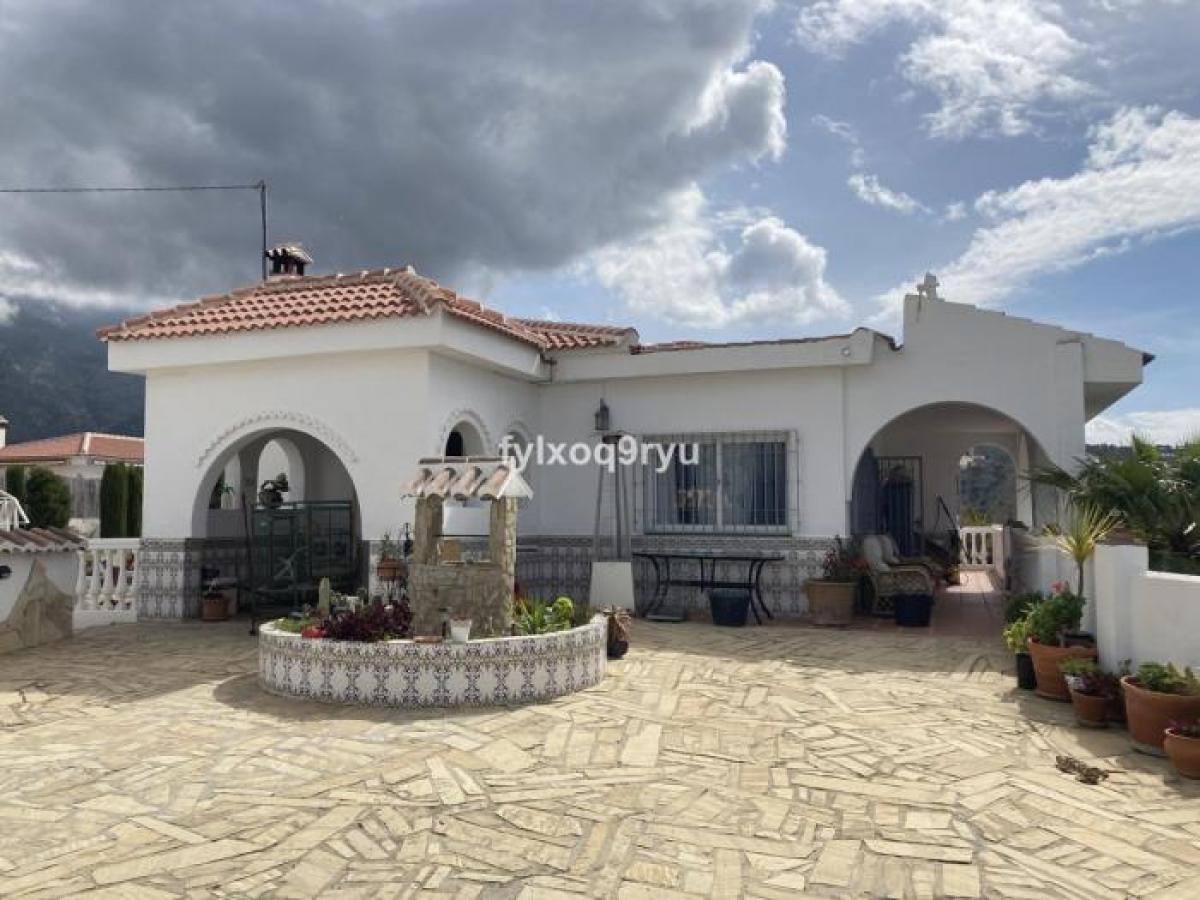 Picture of Apartment For Sale in Canillas De Aceituno, Malaga, Spain