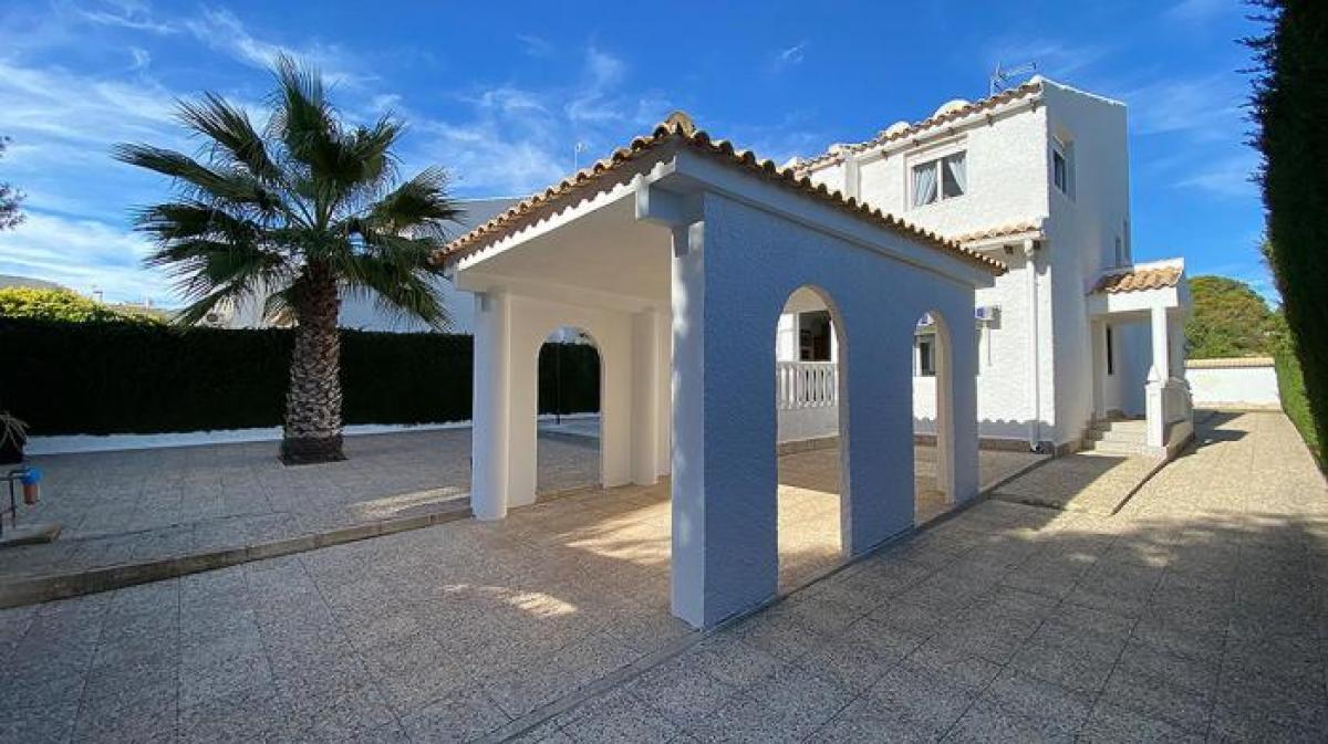 Picture of Apartment For Sale in La Zenia, Alicante, Spain