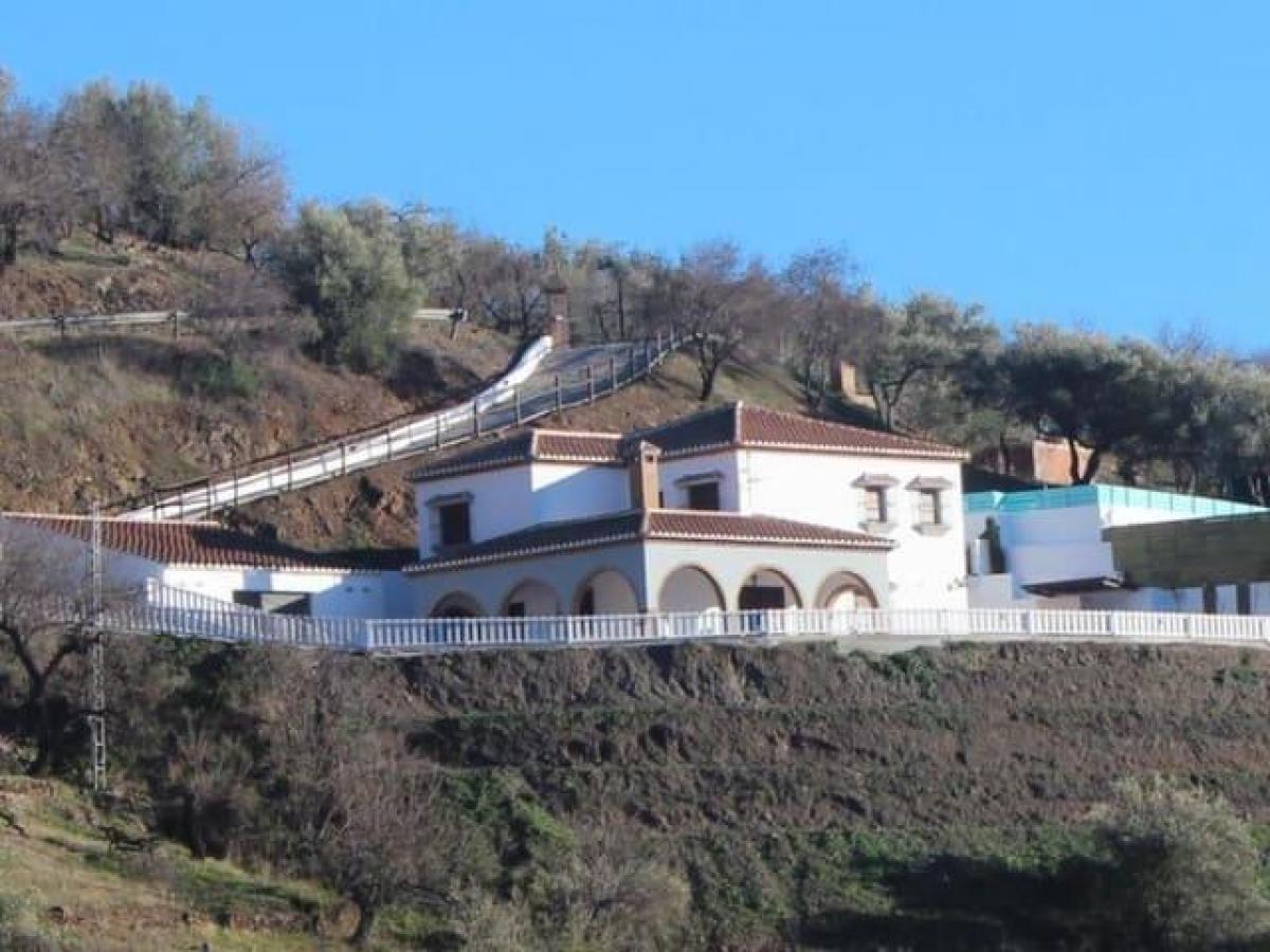 Picture of Apartment For Sale in Arenas, Malaga, Spain