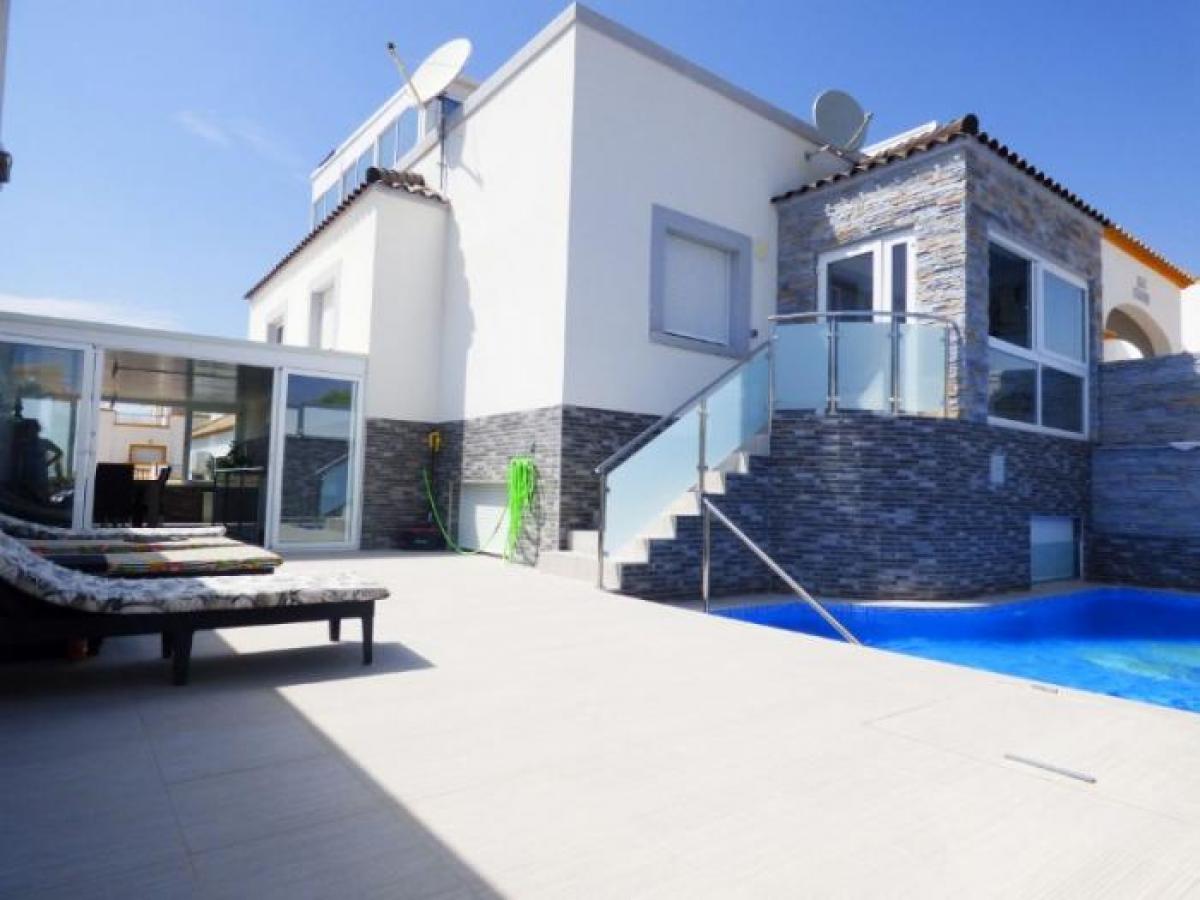 Picture of Home For Sale in La Marina, Alicante, Spain
