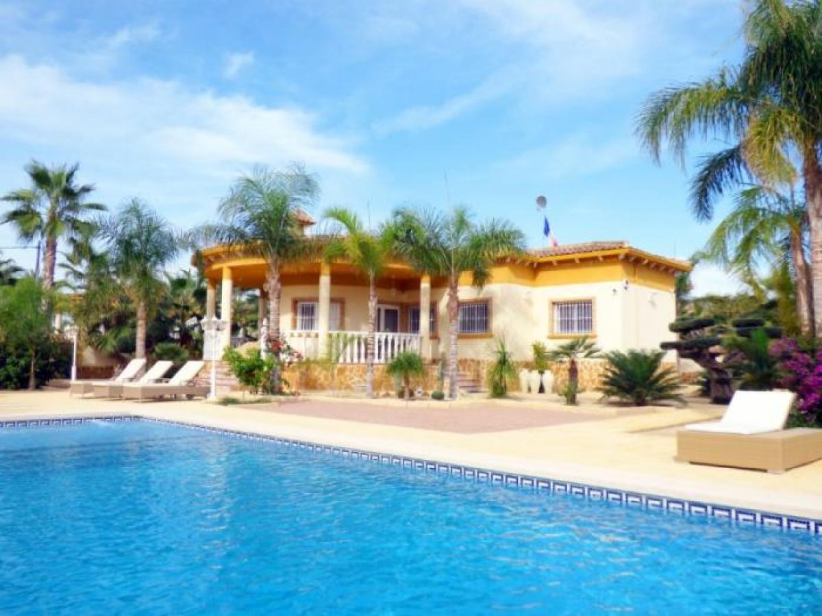 Picture of Villa For Sale in Catral, Alicante, Spain