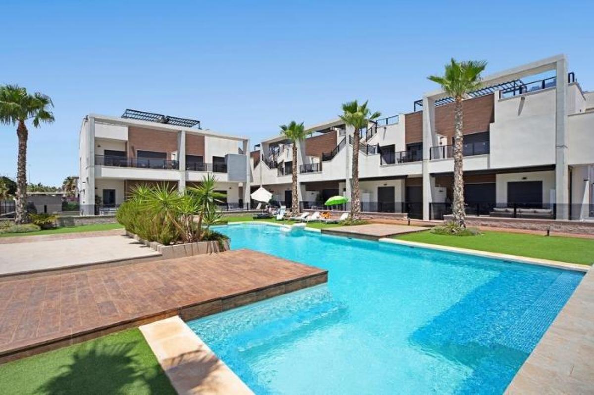 Picture of Apartment For Sale in Guardamar, Alicante, Spain