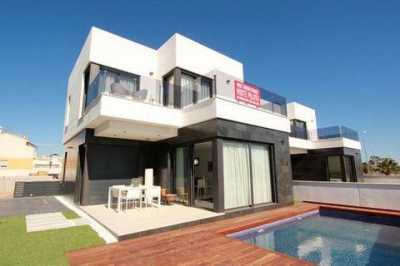 Villa For Sale in Guardamar Del Segura, Spain