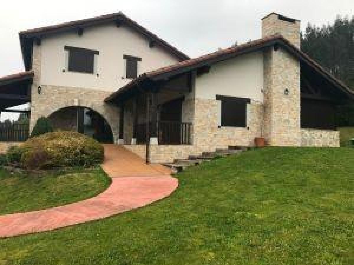 Picture of Home For Sale in Soto del Barco, Asturias, Spain