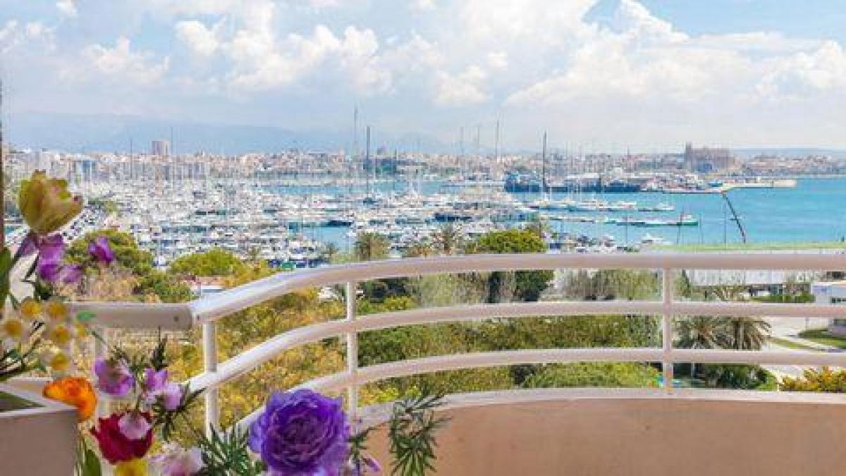 Picture of Condo For Sale in Paseo Maritimo, Mallorca, Spain