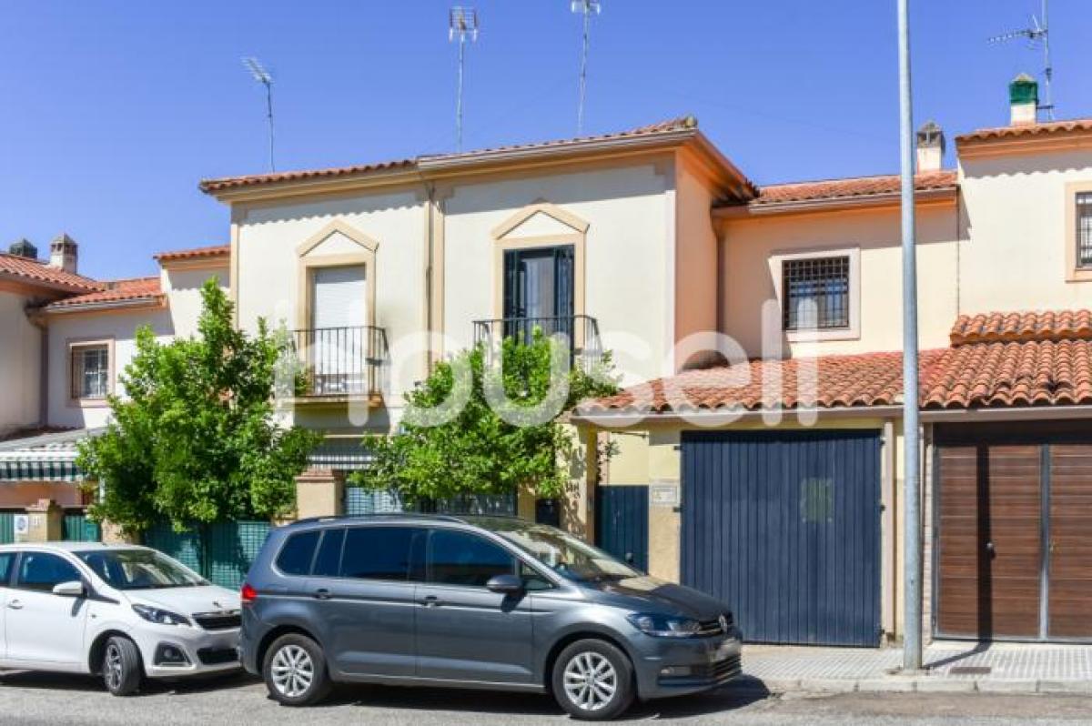 Picture of Home For Sale in Badajoz, Grand Est, Spain