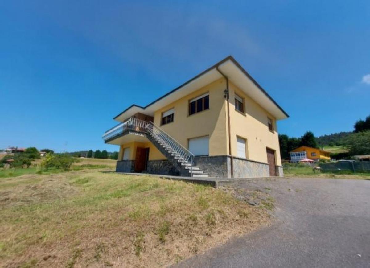Picture of Home For Sale in Soto del Barco, Asturias, Spain