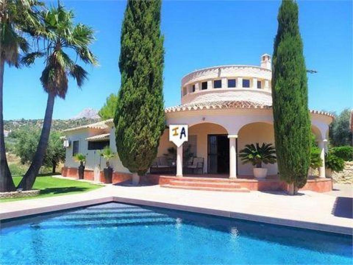 Picture of Villa For Sale in Riogordo, Malaga, Spain