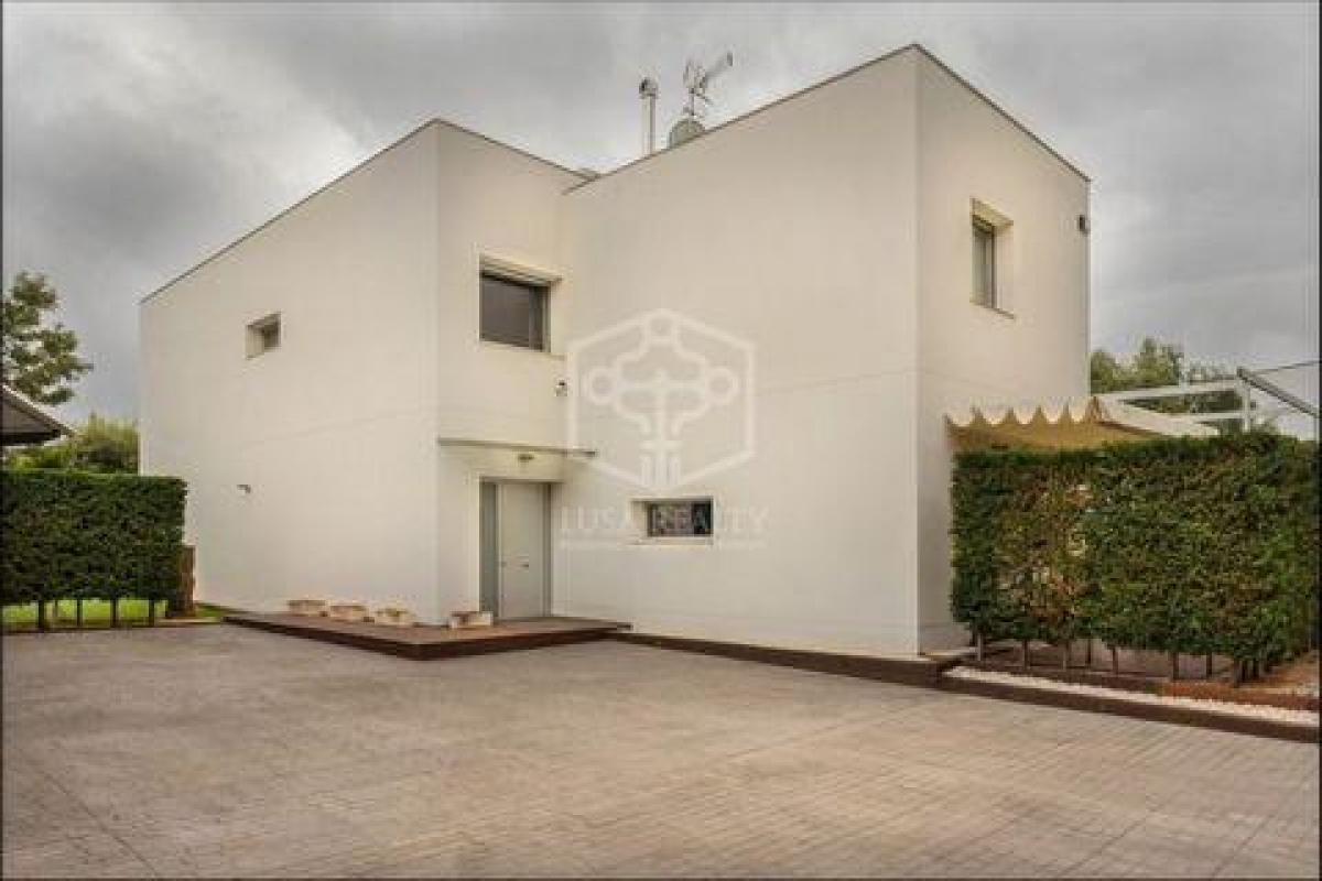 Picture of Villa For Sale in Sant Andreu De Llavaneres, Barcelona, Spain