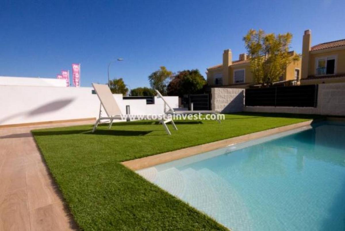 Picture of Villa For Sale in Alicante, Alicante, Spain