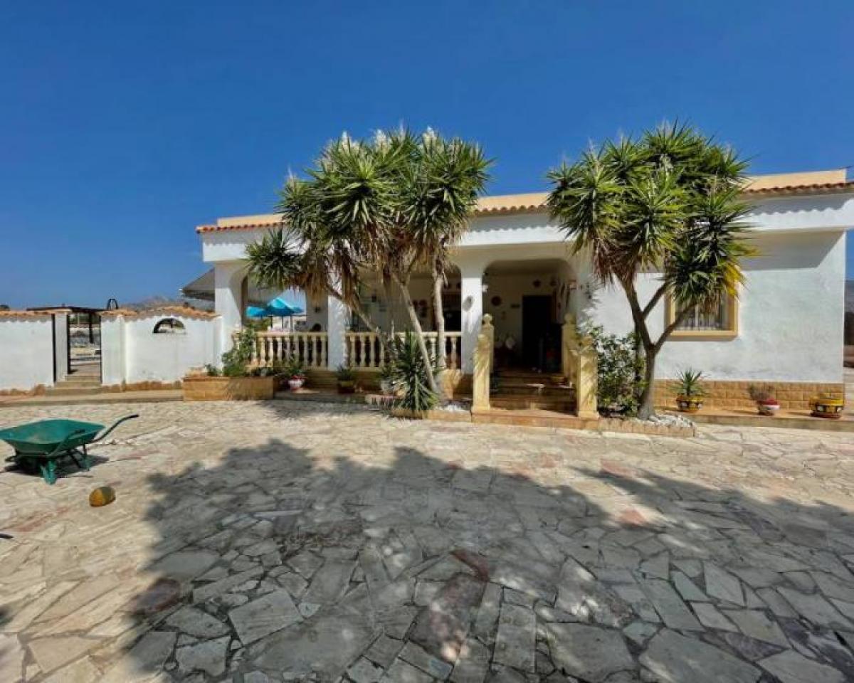 Picture of Home For Sale in Albatera, Alicante, Spain