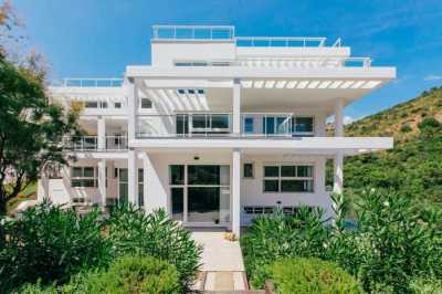 Apartment For Sale in Benahavis, Spain