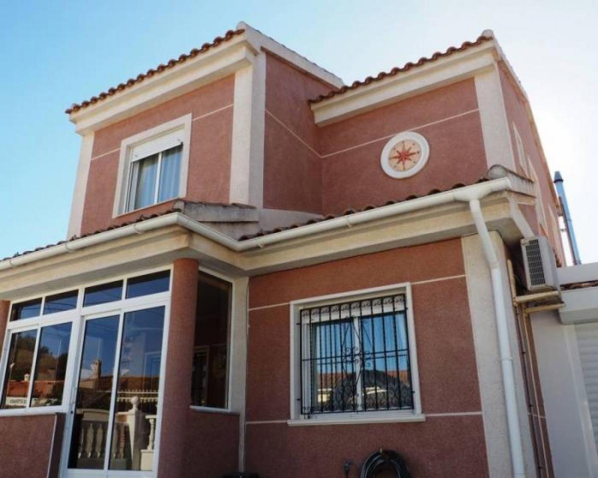 Picture of Villa For Sale in Pinar De Campoverde, Alicante, Spain