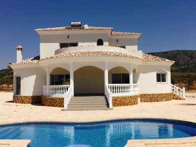 Apartment For Sale in Pinoso, Spain