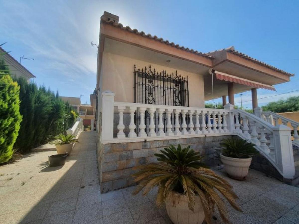 Picture of Villa For Sale in Los Urrutias, Murcia, Spain