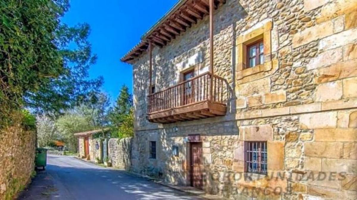 Picture of Home For Sale in Lloreda, Asturias, Spain