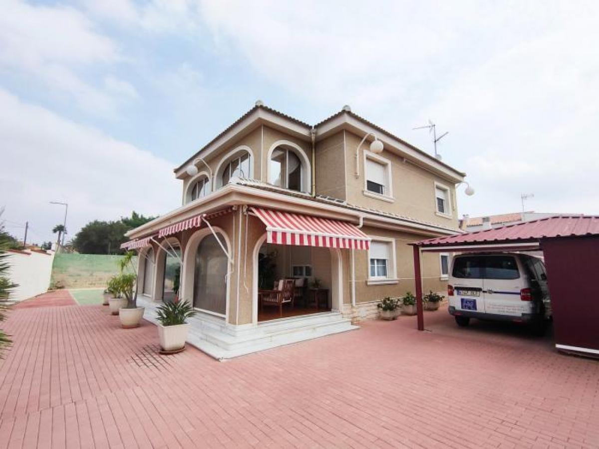 Picture of Villa For Sale in La Marina, Alicante, Spain
