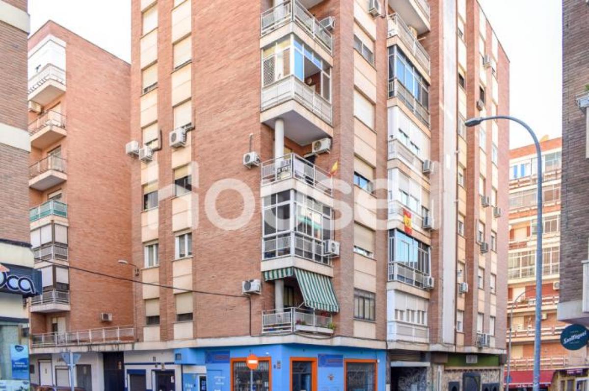 Picture of Apartment For Sale in Badajoz, Grand Est, Spain