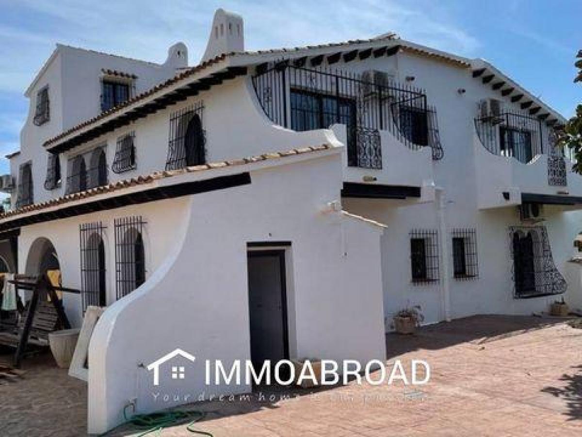 Picture of Villa For Sale in Alfaz Del Pi, Alicante, Spain