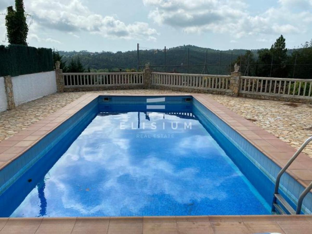 Picture of Apartment For Sale in Vidreres, Girona, Spain