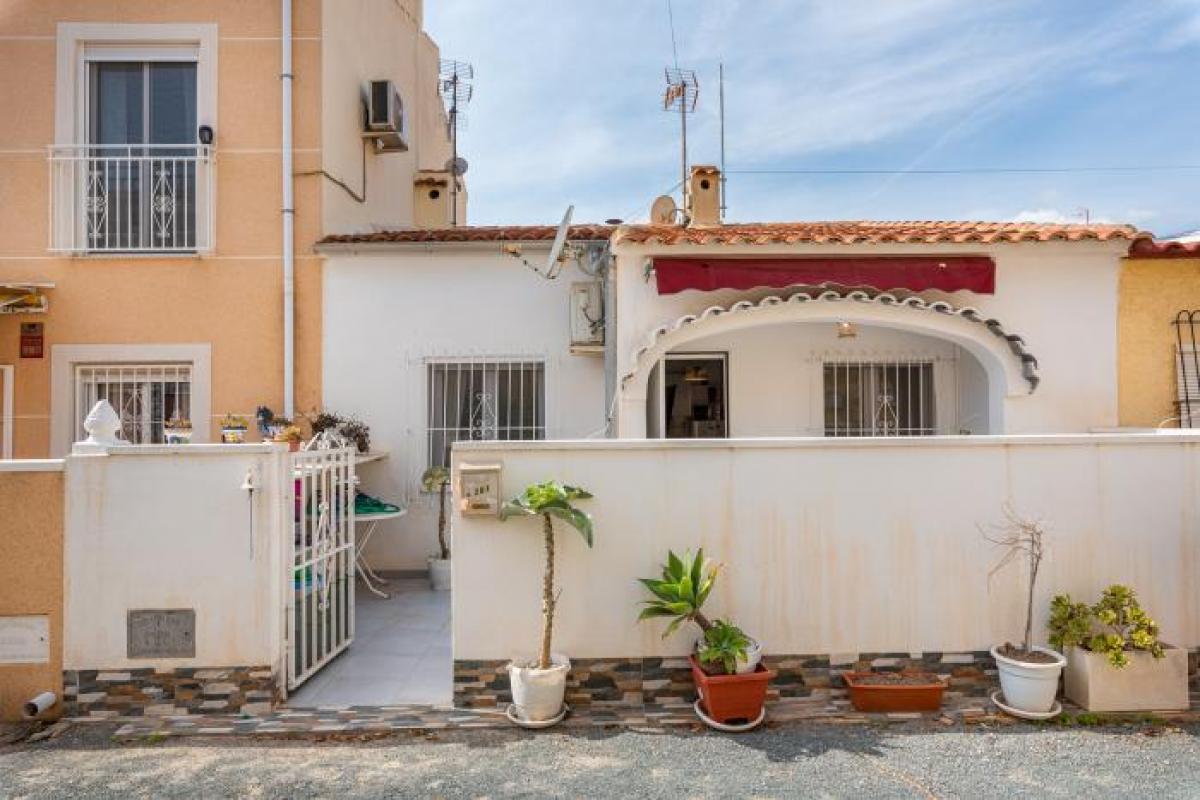 Picture of Home For Sale in La Marina, Alicante, Spain