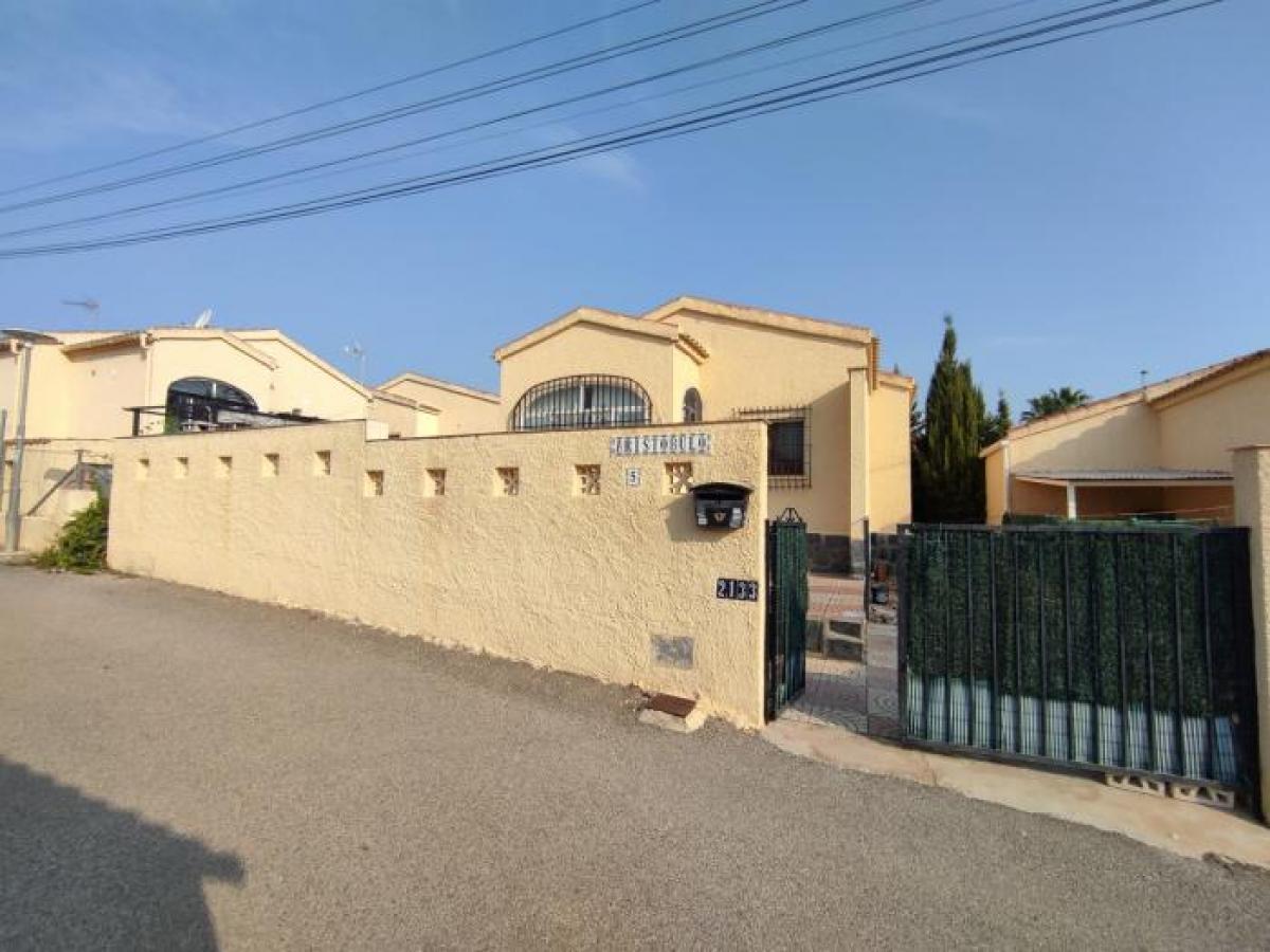 Picture of Villa For Sale in La Marina, Alicante, Spain