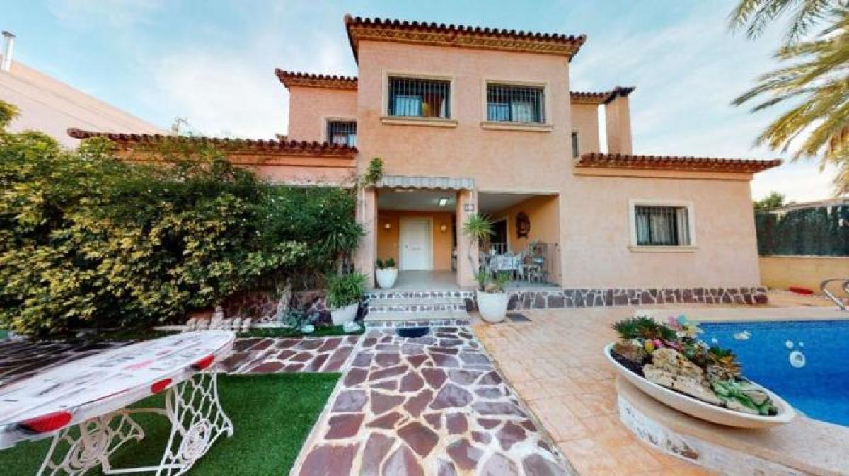 Picture of Villa For Sale in Elche, Alicante, Spain