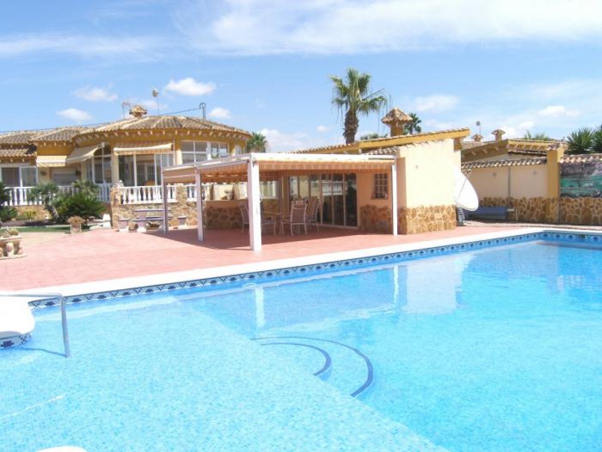 Picture of Home For Sale in Catral, Alicante, Spain