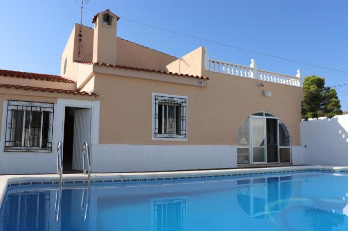 Picture of Home For Sale in Albatera, Alicante, Spain