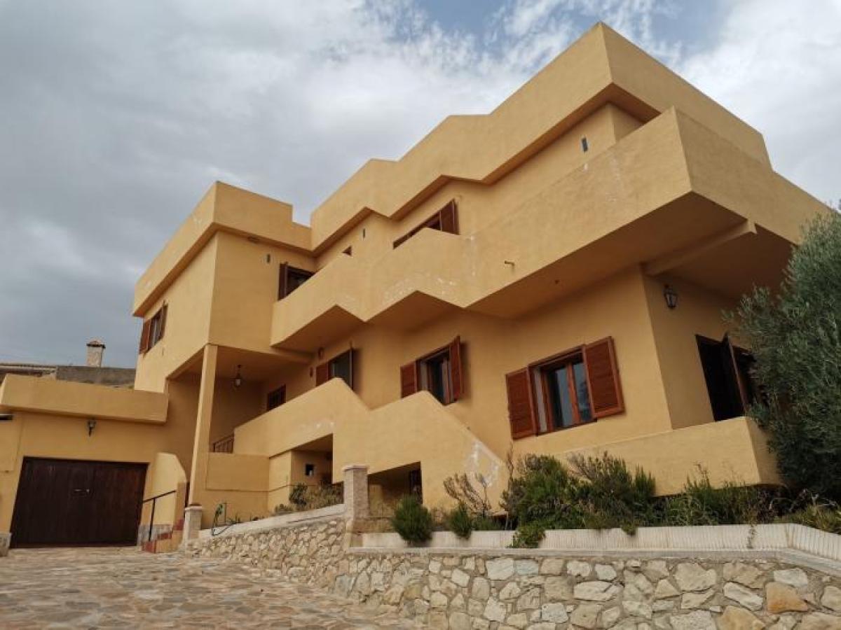 Picture of Villa For Sale in Crevillente, Alicante, Spain