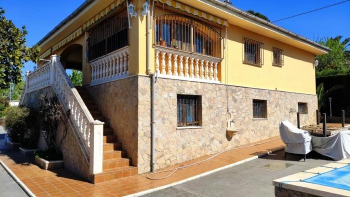 Picture of Villa For Sale in Benillup, Alicante, Spain