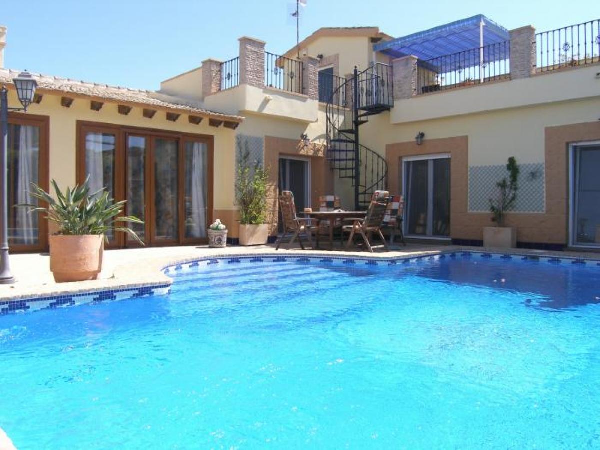 Picture of Villa For Sale in Almoradi, Alicante, Spain