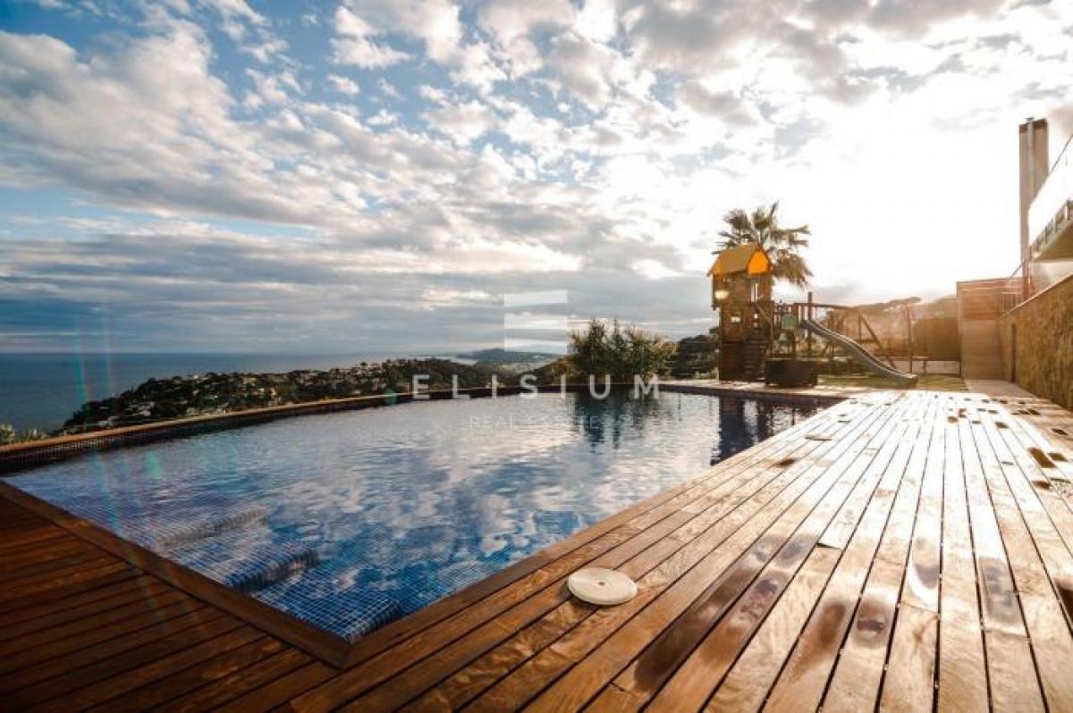 Picture of Apartment For Sale in Lloret De Mar, Girona, Spain