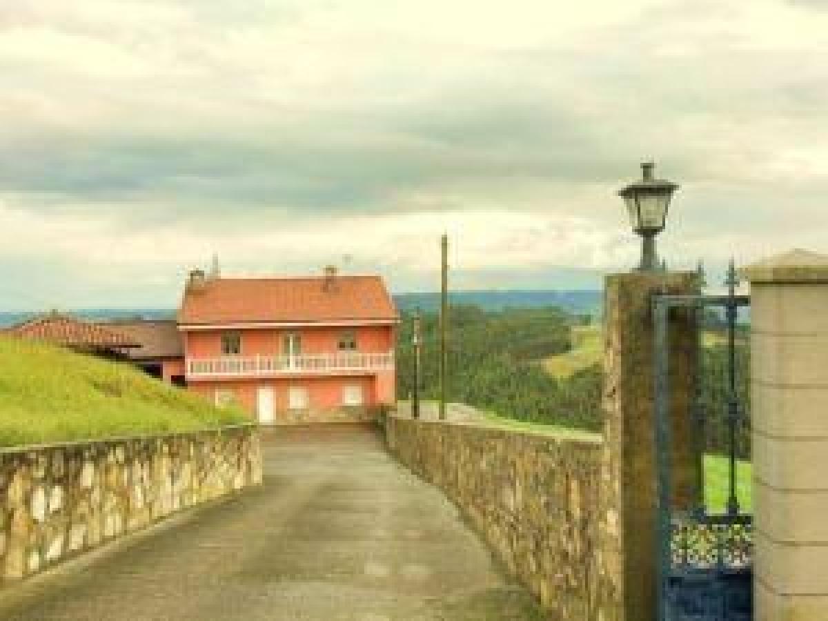 Picture of Home For Sale in Castiello, Asturias, Spain