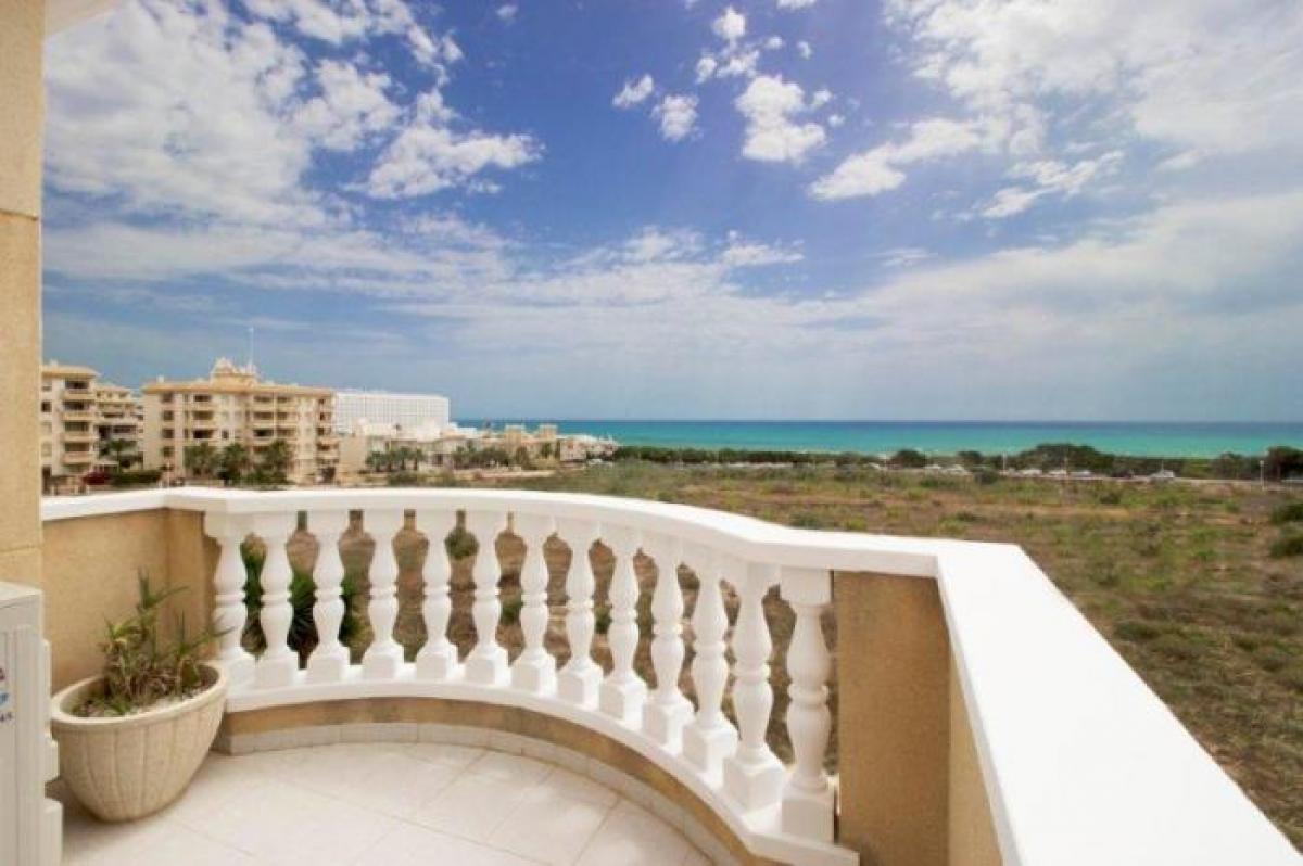 Picture of Villa For Sale in Guardamar Del Segura, Alicante, Spain