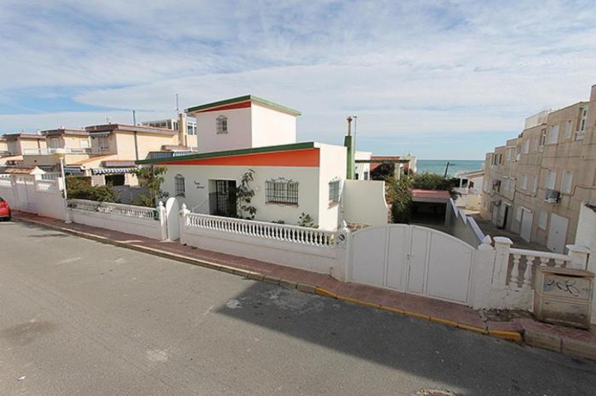 Picture of Villa For Sale in Guardamar Del Segura, Alicante, Spain