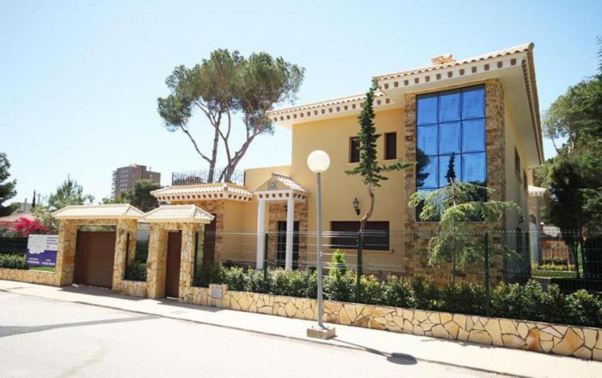 Picture of Villa For Sale in Campoamor, Alicante, Spain
