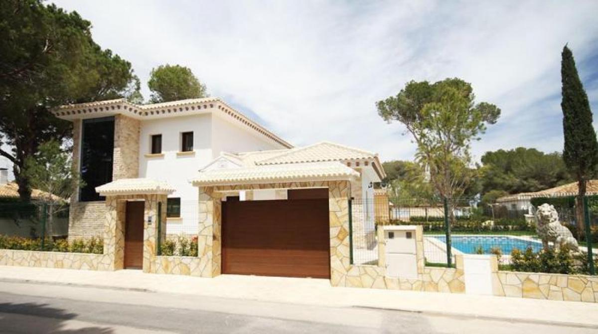Picture of Villa For Sale in Campoamor, Alicante, Spain