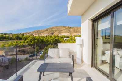 Apartment For Sale in Alicante, Spain